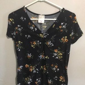 Maternity top, floral pattern